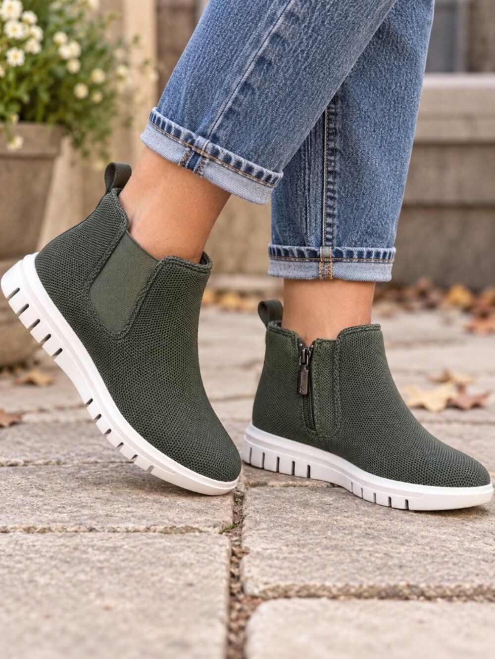 Blondo Waterproof Chelsea Boots Olive Green Knit Ankle Booties 6.5